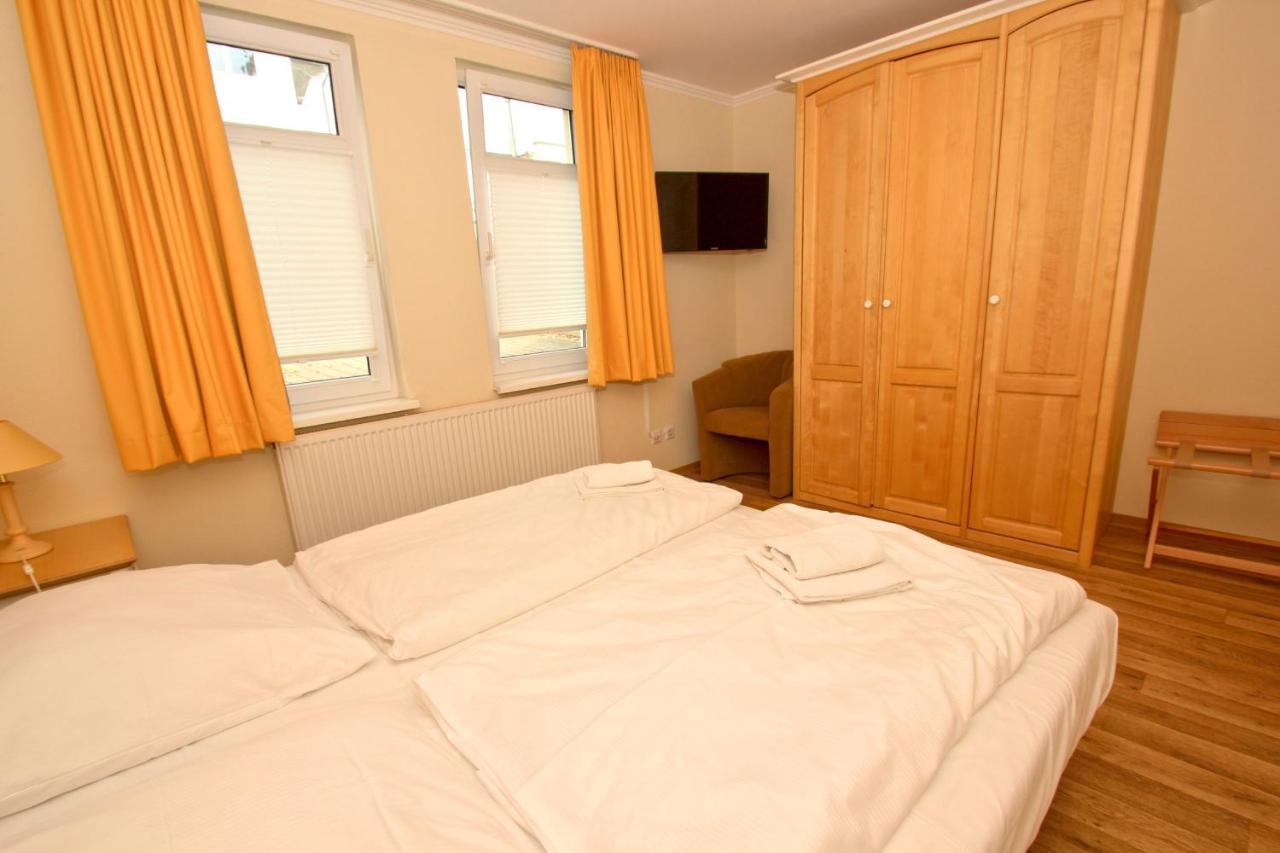 Mit Meerblick Und Balkon, Gratis Nutzung Vom Ahoi Erlebnisbad Und Sauna In Sellin - Meeresblick Fewo 35 奥斯特巴德·哥伦 外观 照片
