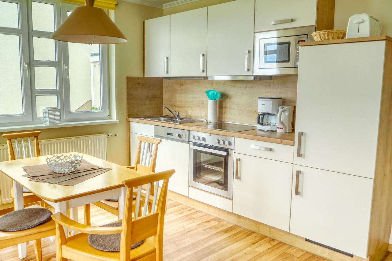 Mit Meerblick Und Balkon, Gratis Nutzung Vom Ahoi Erlebnisbad Und Sauna In Sellin - Meeresblick Fewo 35 奥斯特巴德·哥伦 外观 照片